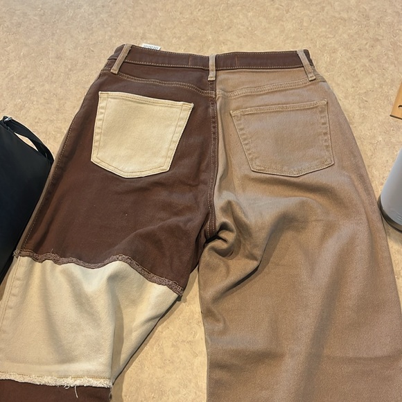 ADORABLE Hollister Patterned Wide Bottom Jean - Picture 6 of 6